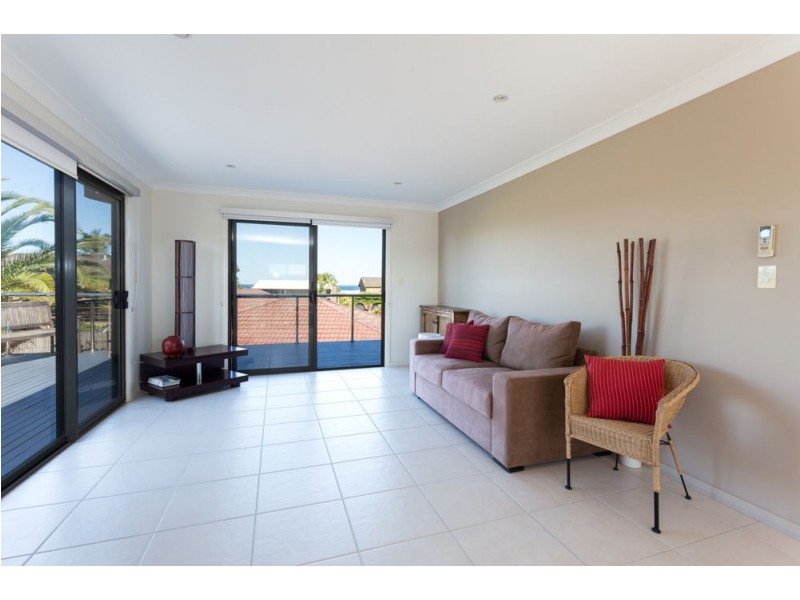 5 Spinnaker Cove, Wallabi Point NSW 2430
