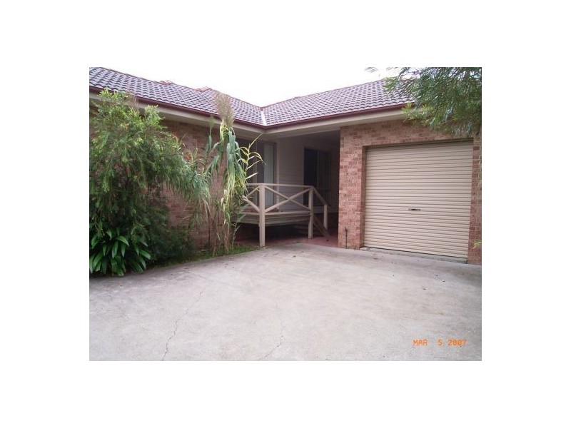 4/10 Connell Street, Old Bar NSW 2430