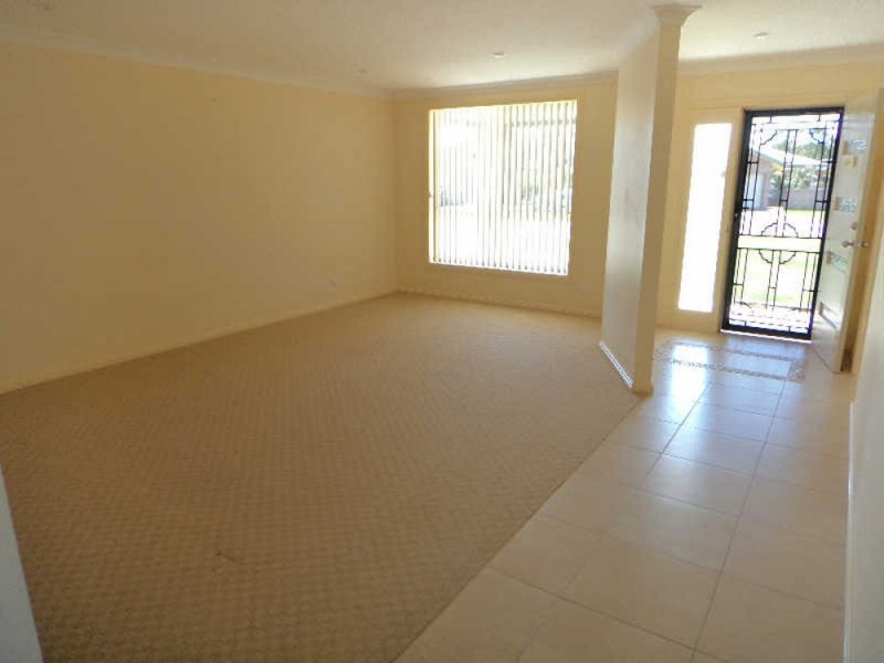 14 Rosier Place, Old Bar NSW 2430