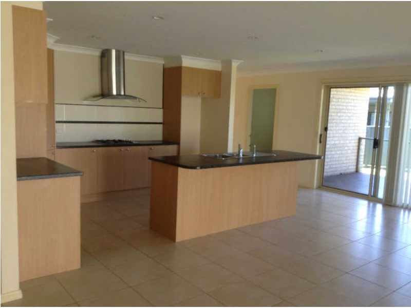 14 Rosier Place, Old Bar NSW 2430