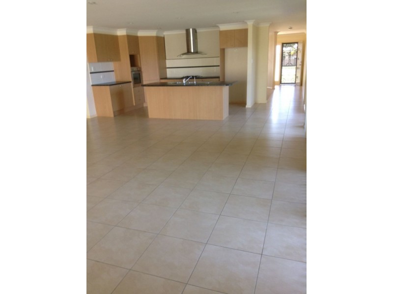 14 Rosier Place, Old Bar NSW 2430