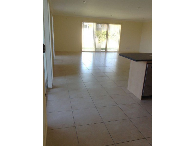 14 Rosier Place, Old Bar NSW 2430