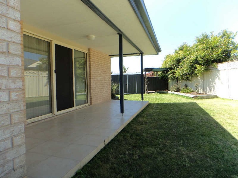 14 Rosier Place, Old Bar NSW 2430