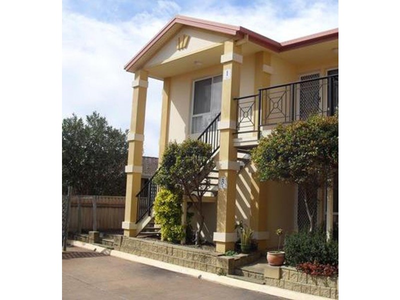 Unit 1 The Meridian  Lewis Street, Old Bar NSW 2430