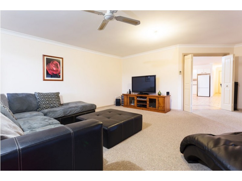 6 Carrabeen Drive, Old Bar NSW 2430