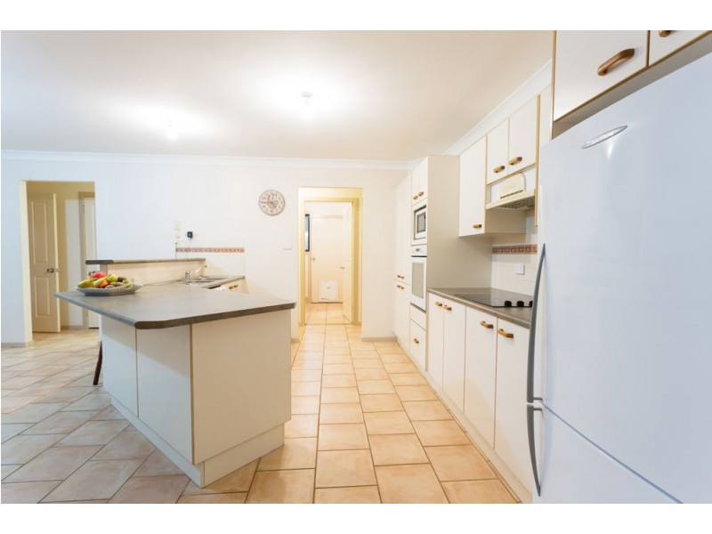 6 Carrabeen Drive, Old Bar NSW 2430