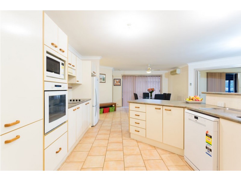 6 Carrabeen Drive, Old Bar NSW 2430