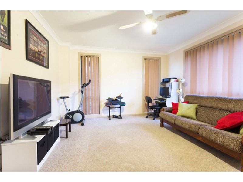 6 Carrabeen Drive, Old Bar NSW 2430