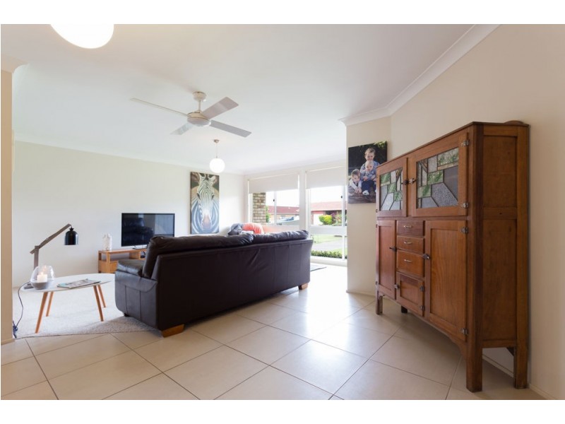 5 Casuarina Close, Old Bar NSW 2430
