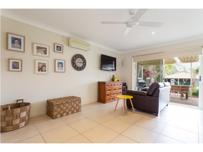 5 Casuarina Close, Old Bar NSW 2430