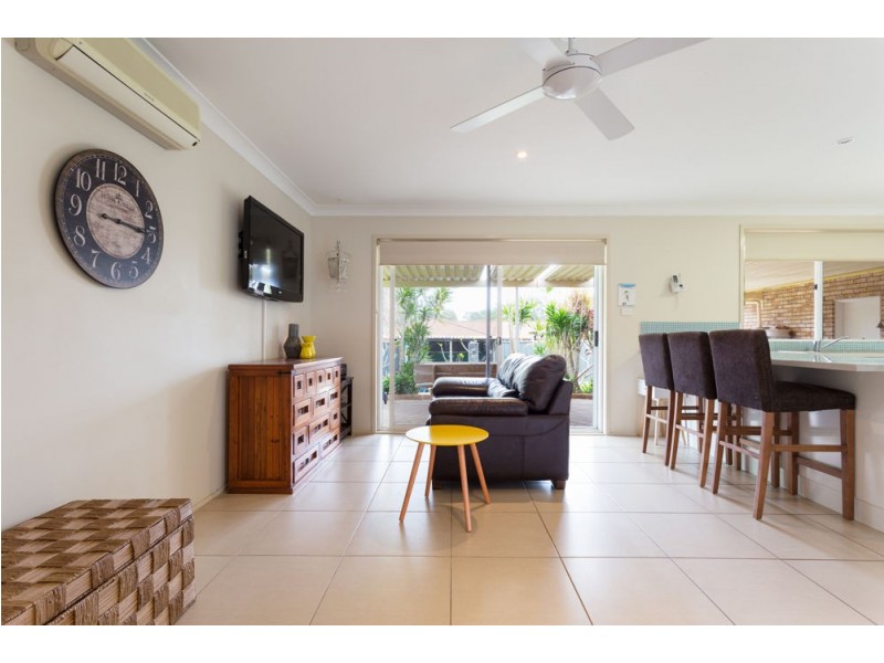 5 Casuarina Close, Old Bar NSW 2430