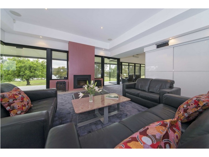 108 Cowans Lane, Oxley Island NSW 2430