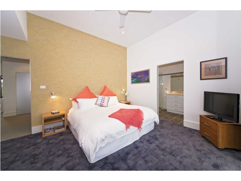 108 Cowans Lane, Oxley Island NSW 2430