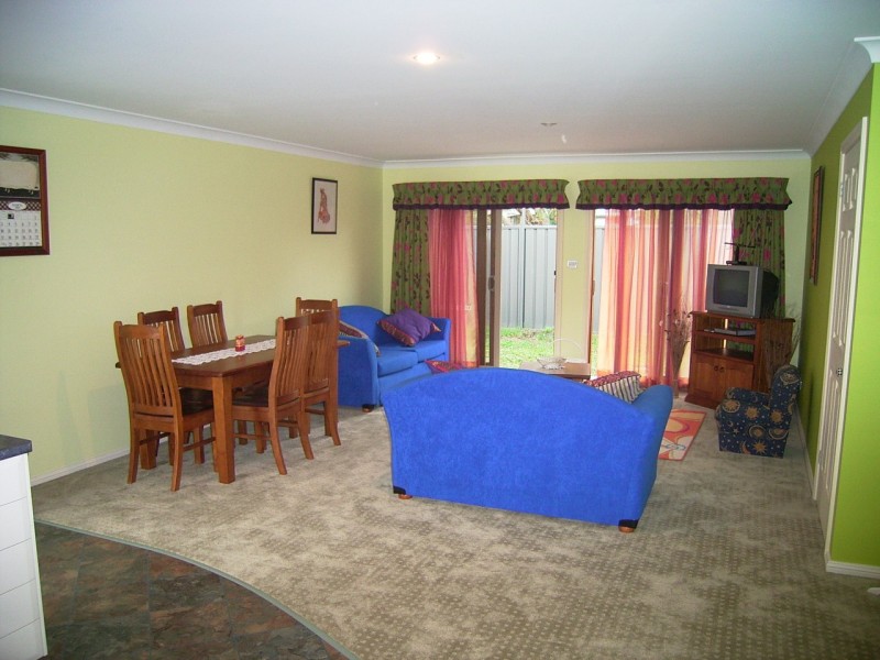 2/9 Clerke Street, Old Bar NSW 2430