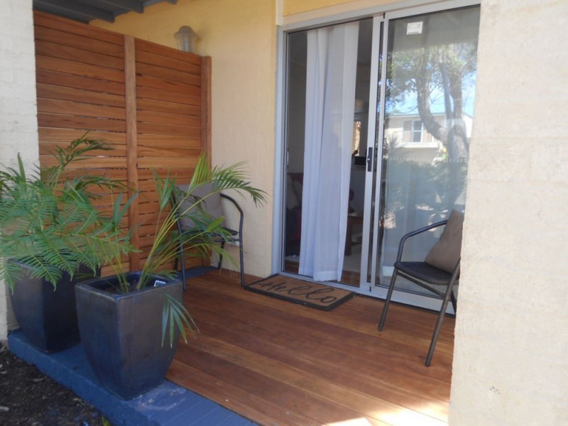 25a Old Bar Road, Old Bar NSW 2430