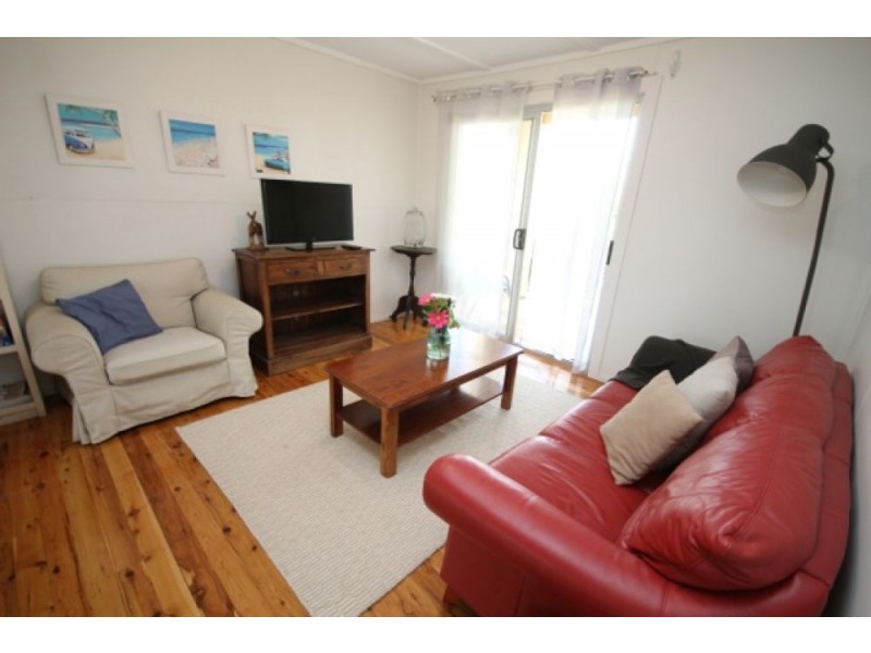 25a Old Bar Road, Old Bar NSW 2430