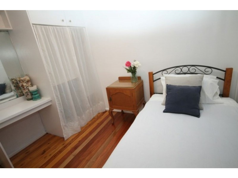 25a Old Bar Road, Old Bar NSW 2430