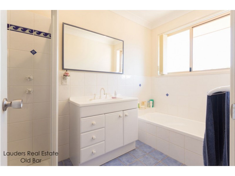 1/7 Paradise Close, Old Bar NSW 2430