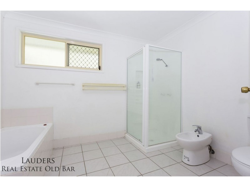 106 Waterman Street, Old Bar NSW 2430