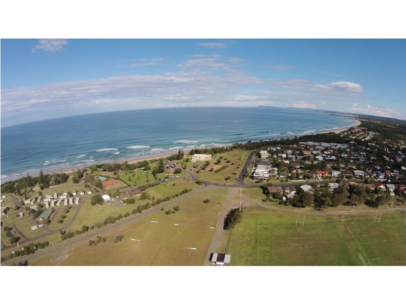 4 Banyula Drive, Old Bar NSW 2430