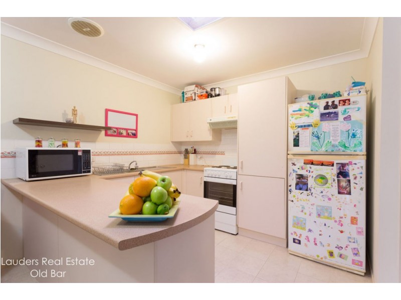 3/26 Old Bar Road, Old Bar NSW 2430