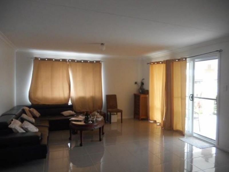 33 Bluehaven Drive, Old Bar NSW 2430