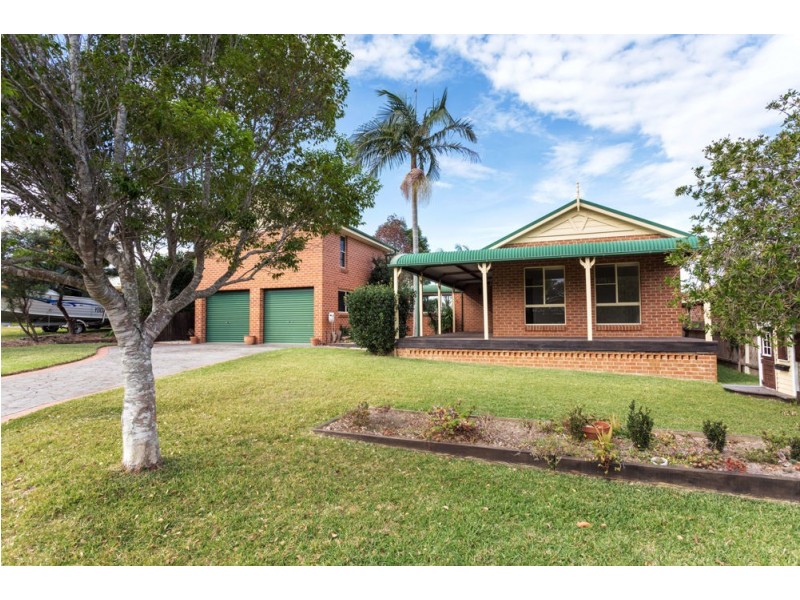 5 Laurina Close, Old Bar NSW 2430