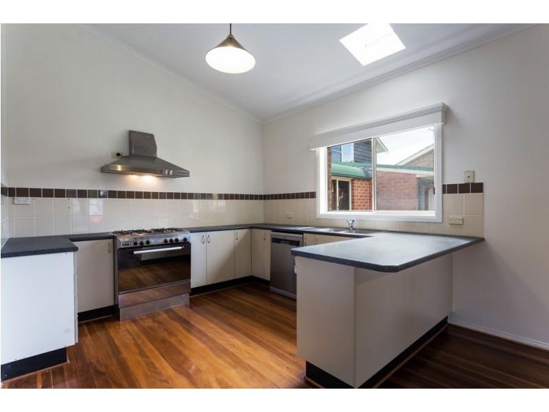 5 Laurina Close, Old Bar NSW 2430