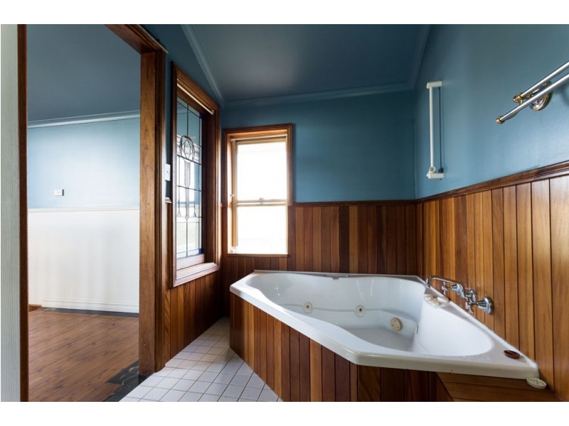 5 Laurina Close, Old Bar NSW 2430