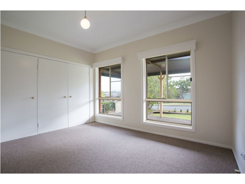 5 Laurina Close, Old Bar NSW 2430