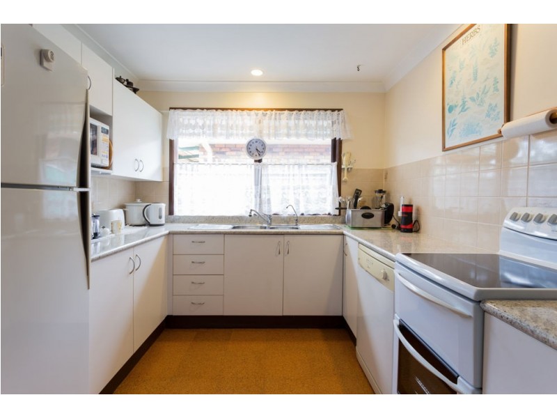 11 Gannet Crescent, Old Bar NSW 2430