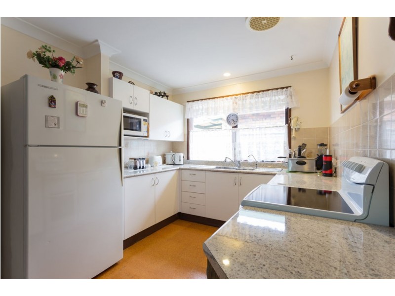 11 Gannet Crescent, Old Bar NSW 2430