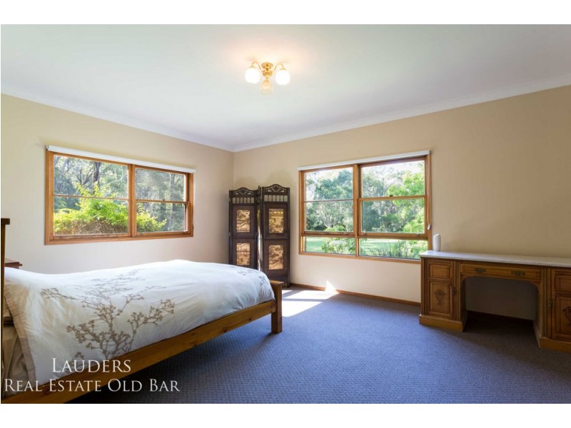 27 Manning Point Road, Old Bar NSW 2430