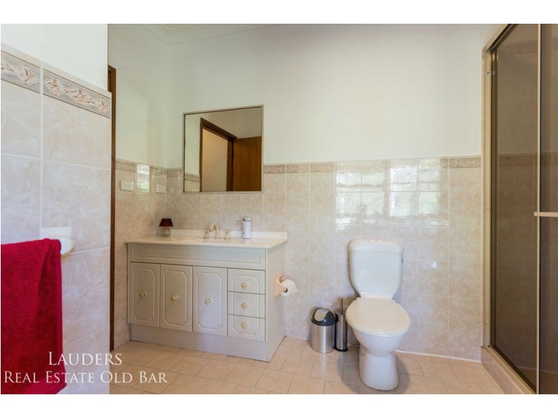 27 Manning Point Road, Old Bar NSW 2430