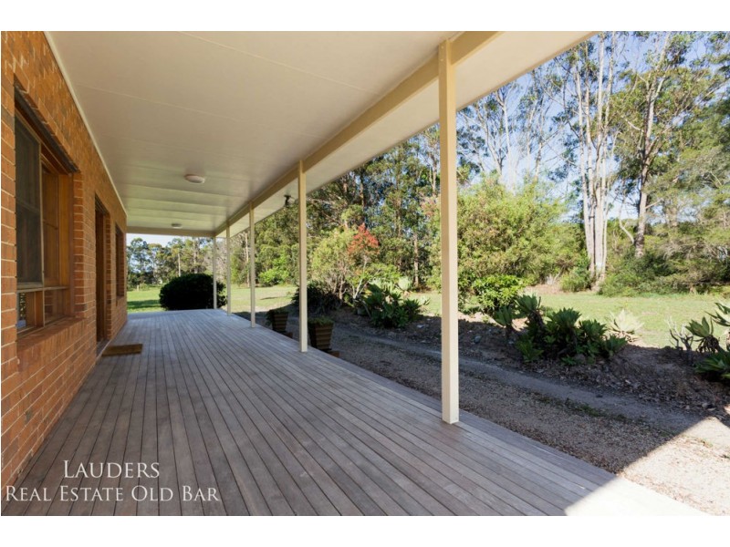 27 Manning Point Road, Old Bar NSW 2430