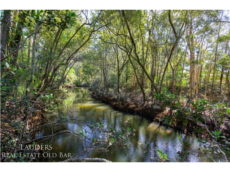 27 Manning Point Road, Old Bar NSW 2430