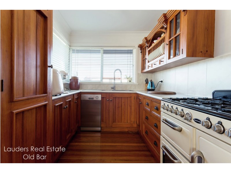 20 Old Bar Road, Old Bar NSW 2430