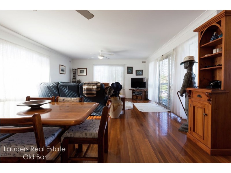 20 Old Bar Road, Old Bar NSW 2430