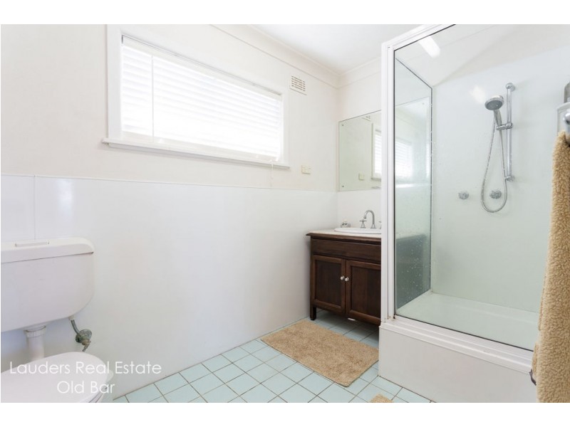 20 Old Bar Road, Old Bar NSW 2430