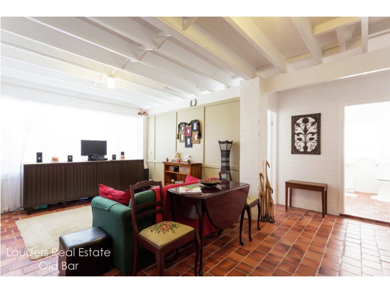 20 Old Bar Road, Old Bar NSW 2430