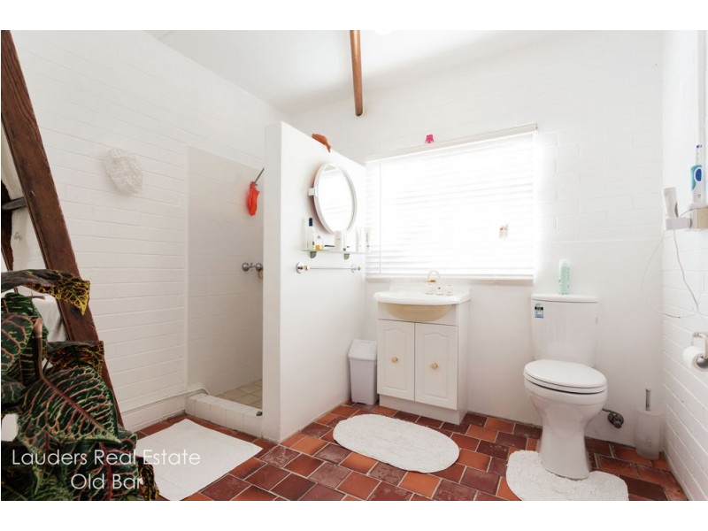 20 Old Bar Road, Old Bar NSW 2430