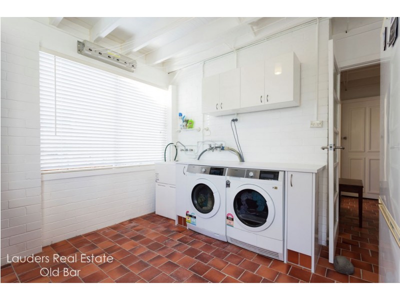 20 Old Bar Road, Old Bar NSW 2430