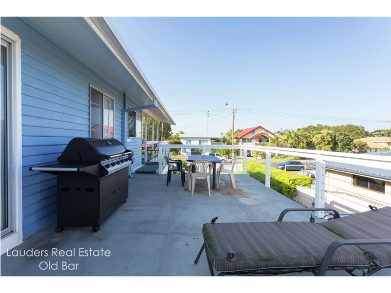 20 Old Bar Road, Old Bar NSW 2430