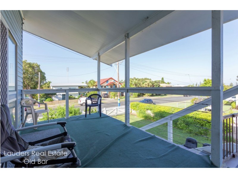 20 Old Bar Road, Old Bar NSW 2430