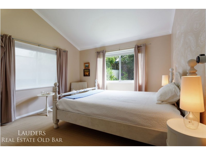 13 Ungala Road, Old Bar NSW 2430