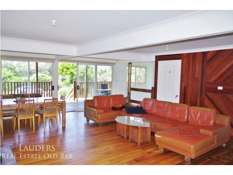 11 Pacific Parade, Old Bar NSW 2430
