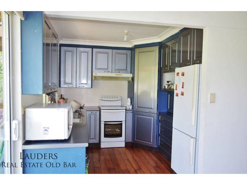 11 Pacific Parade, Old Bar NSW 2430