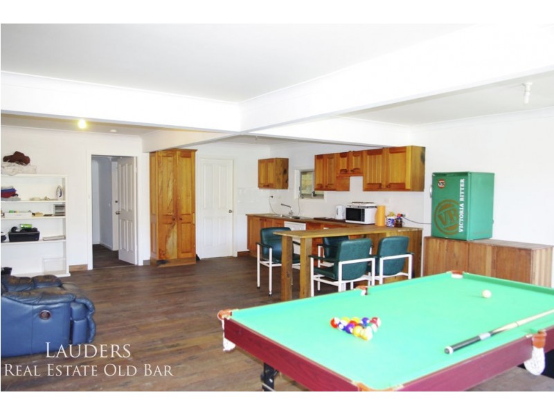 11 Pacific Parade, Old Bar NSW 2430
