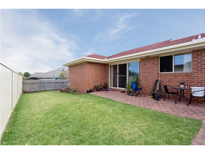 2/10 Pryor Crescent, Old Bar NSW 2430