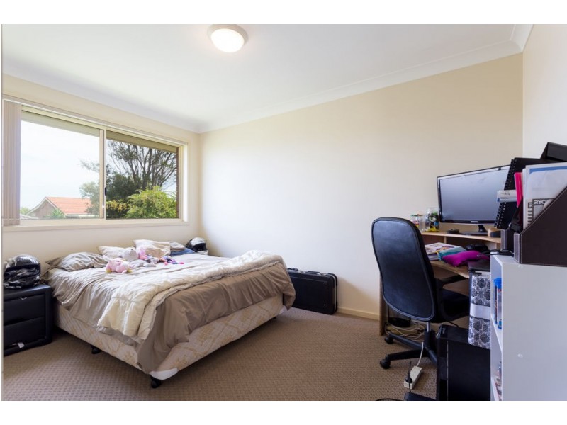 2/10 Pryor Crescent, Old Bar NSW 2430